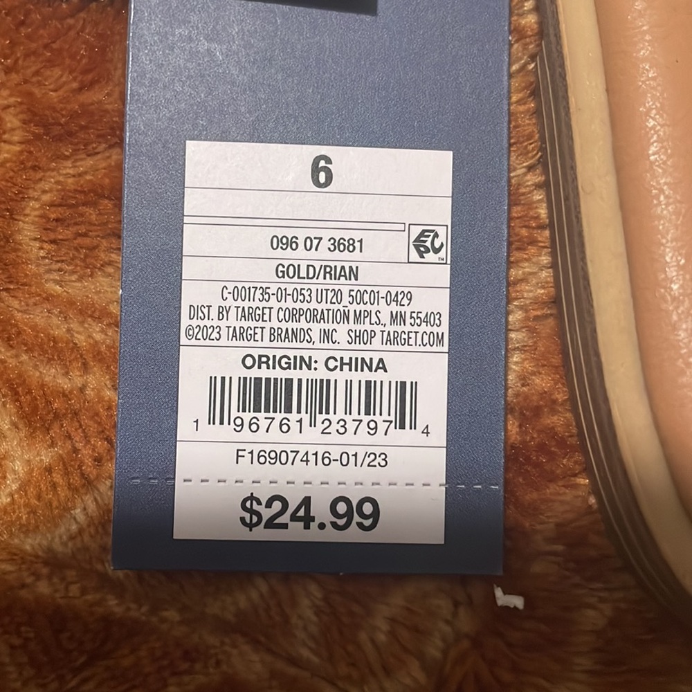 Women's Gold Slide Sandals - Picture 7 of 7